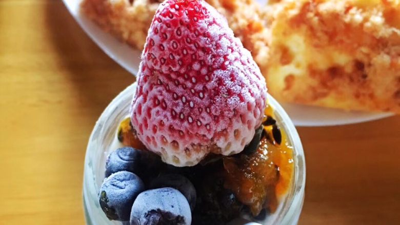 泡沫箱版的酸奶
,加果酱吃