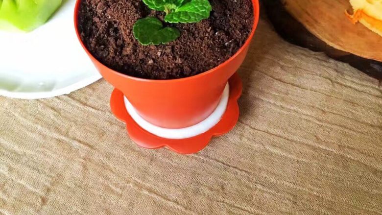 泡沫箱版的酸奶
,做盆栽酸奶也好好吃哈