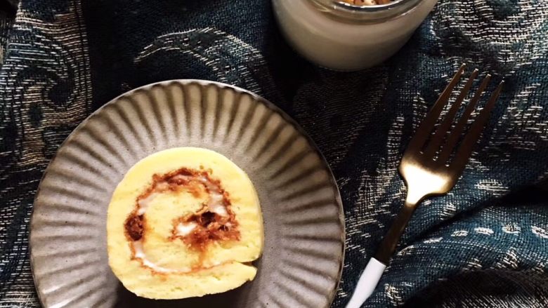 泡沫箱版的酸奶
,加燕麦片吃也好吃滴