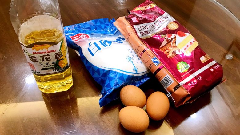 奶油甜甜圈,准备好蛋糕材料