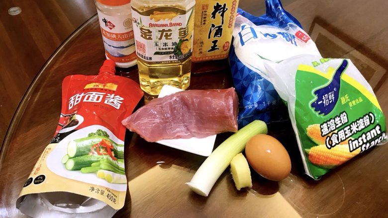 京酱肉丝,准备好所需材料