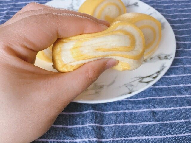 双色馒头（自发粉）,馒头很松软