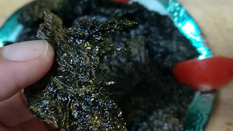 烤紫菜,“ka ci”一口下去,少了大半。