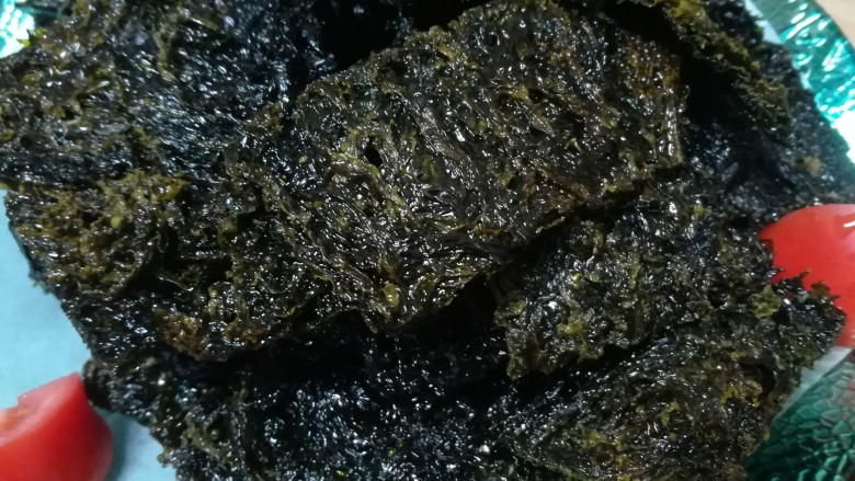 烤紫菜,偷偷告诉你,为了摆拍,我已经吃掉好几块了,我根本受不了这诱惑啊,那个香,那个酥,那个美!
