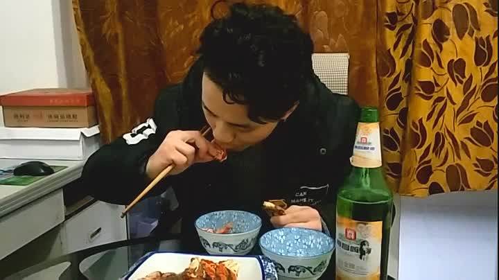 这么个丑家伙,确是南昌人宵夜的最爱,你还不赶紧收了它。,这个东西配点小啤酒最是无敌。