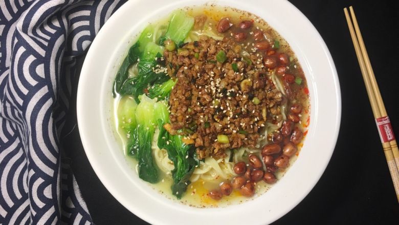 臊子面,美味就完成啦!
大家喜欢我的菜谱记得点赞和收藏哦!欢迎评论留下您的宝贵意见!
谢谢啦!