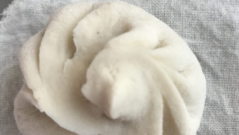 创新美味肉包子,我包的不是很好看哦!惭愧