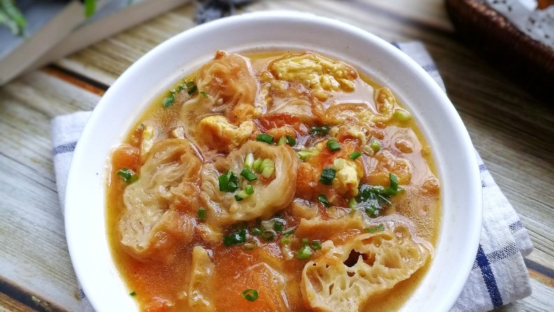 油条番茄鸡蛋汤,成品!鲜香美味好喝哟!
