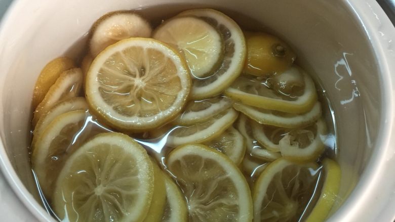 柠檬膏,3.5小时，冰糖完全融化。