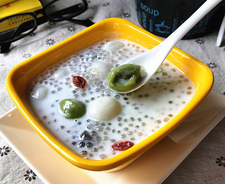 椰奶西米小丸子,小丸子大馅料,这是抹茶味
