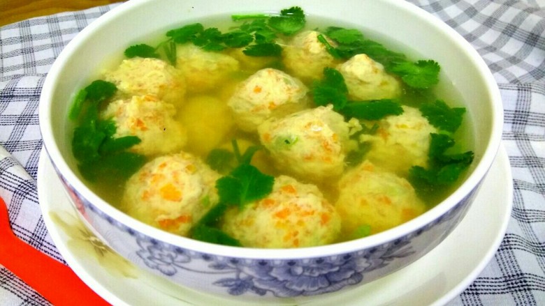 三鲜鸡肉丸子汤,成品,色泽鲜艳,味道鲜美