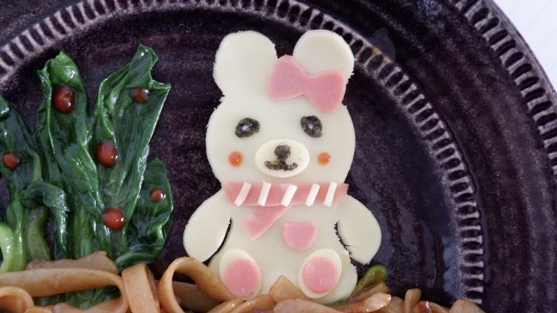 卡通兔子炒河粉,是不是有点忘记兔子的模样了？放张图巩固一下在往下做！