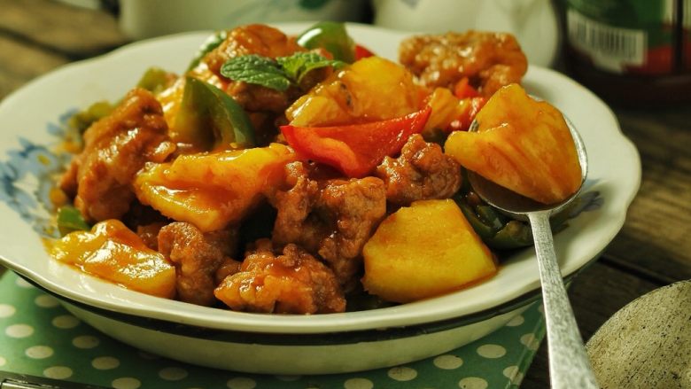 菠萝咕咾肉,也可以布光美食拍摄。