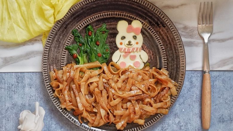 卡通兔子炒河粉