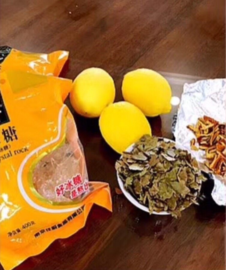 柠檬枇杷膏,备齐用料