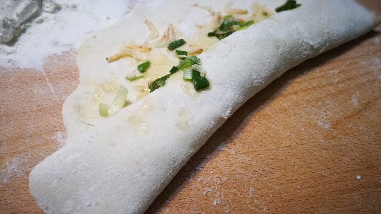 做饼+葱油发面饼,卷起面皮