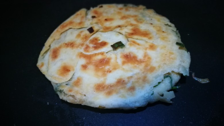 做饼+葱油发面饼,两面焦黄即可出锅