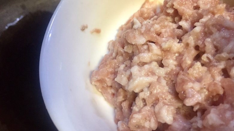 好滋味炸酱肉沫(馅),放入肉沫