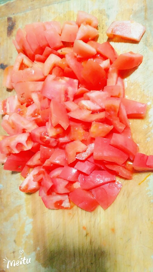 鸡蛋白菜水煮年糕,<a style='color:red;display:inline-block;' href='/shicai/ 3551'>西红柿</a>切块