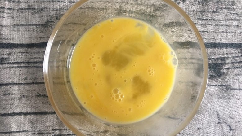 核桃酥,<a style='color:red;display:inline-block;' href='/shicai/ 9'>鸡蛋</a>打散