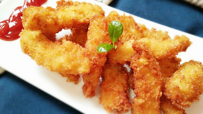 香酥龙利鱼柳,成品,沾着<a style='color:red;display:inline-block;' href='/shicai/ 699'>番茄酱</a>好好吃。