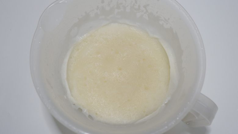 全麦椰片麻薯软欧面包,微波炉的话,3.4分钟就可以了。
蒸锅大约20分钟左右。