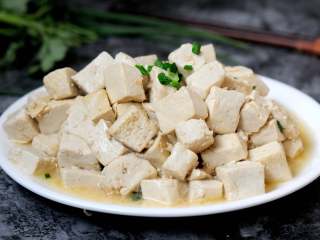 清炒豆腐块 鲜嫩可口又入味 最快手的豆腐炒法
