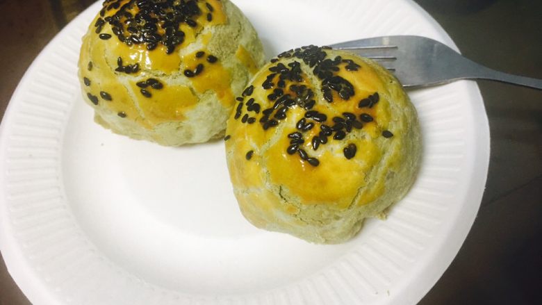豆沙抹茶蛋黄酥,成品