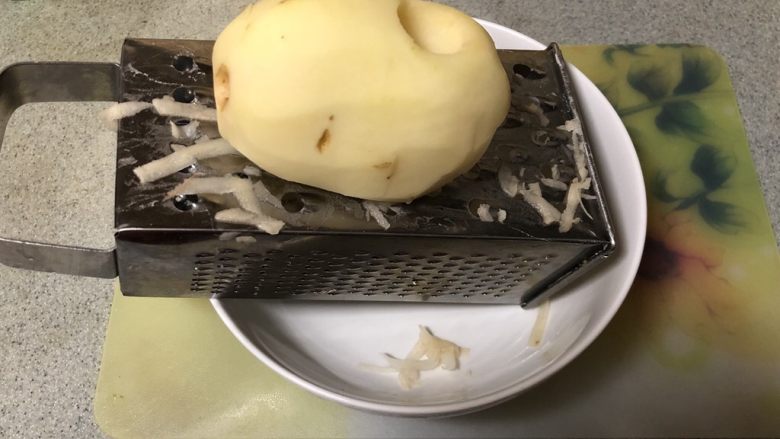 轻食系列-缤纷蛋薯丝塔(水波蛋➕牛油果➕土豆丝饼),土豆擦丝