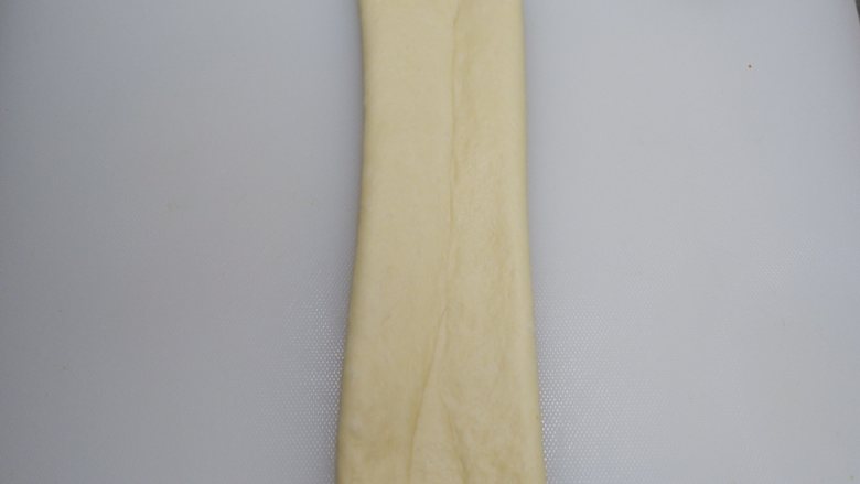 波兰种北海道牛奶吐司,再擀长,压薄底边