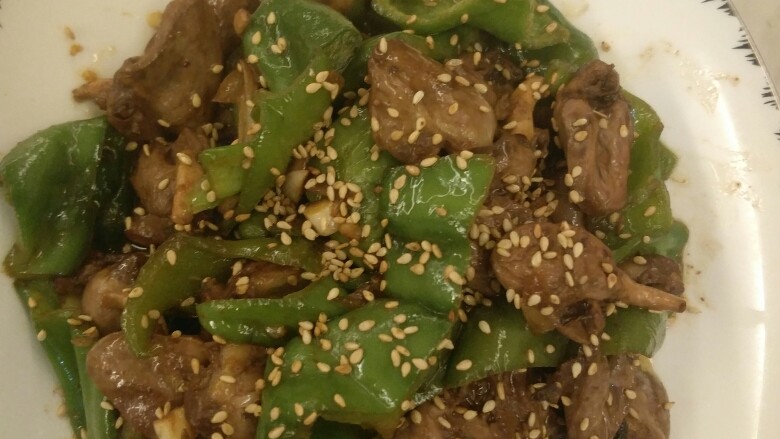 青椒小炒鸡心,家常小炒完成,仅供参考。