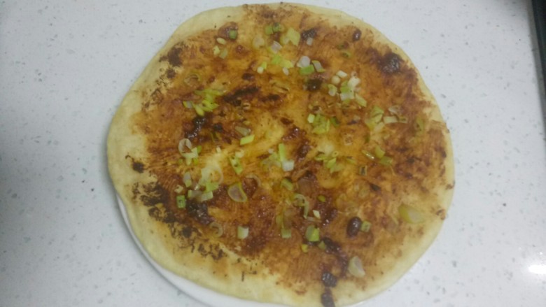 做饼+酱香饼,盖盖焖2分钟盛出。