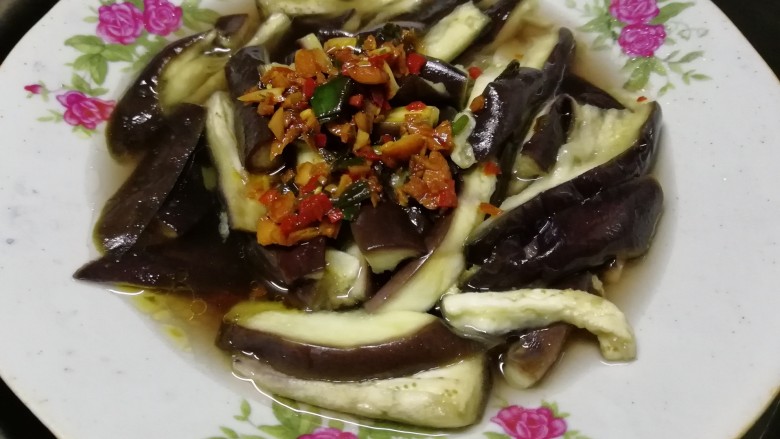 香肠风味蒸茄子~一锅两菜,这样看起来还不够美