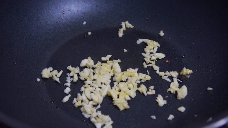 便当菜 | 干煸四季豆,利用锅底油,煸香蒜蓉
