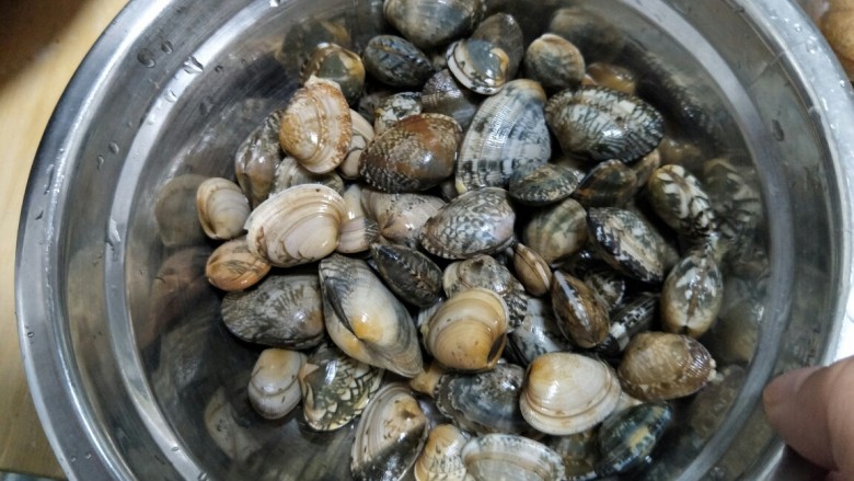 麻辣海鲜大杂烩,准备食材,<a style='color:red;display:inline-block;' href='/shicai/ 199'>花甲</a>。