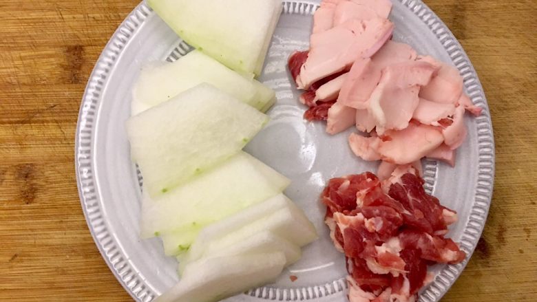 冬瓜烧肉,肥瘦肉分开切