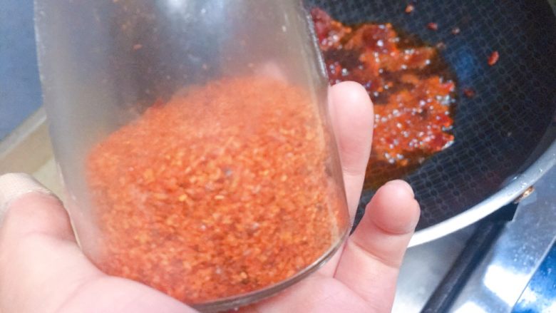 实用快手系列★麻婆豆腐,如果想要更辣一些,可以再下点<a style='color:red;display:inline-block;' href='/shicai/ 761'>辣椒粉</a>,或者干辣椒。