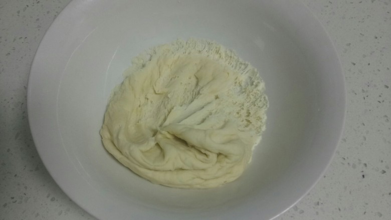 做饼+发面千层饼,饧发至两倍大。