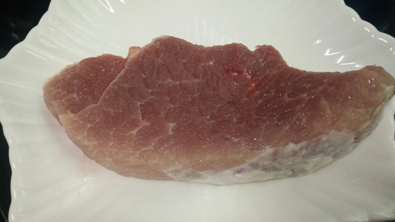 发财(菜)丸子,<a style='color:red;display:inline-block;' href='/shicai/ 429'>瘦肉</a>一块,买的时候跟师傅说要有粘性的肉,这样做出来Q弹不会散