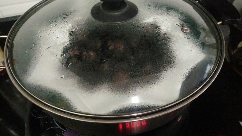 发财(菜)丸子,放锅里隔水蒸20分钟