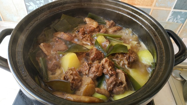 年夜菜~啤酒咖喱炖大鹅,中火炖8分钟