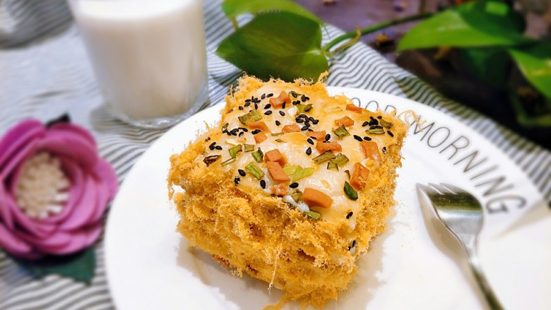 简单早餐~肉松面包,这样就做好啦,自己做肉松想吃多少放多少