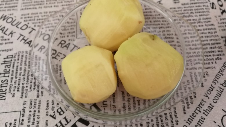 小炒土豆片,<a style='color:red;display:inline-block;' href='/shicai/ 23'>土豆</a>去皮冼净,
