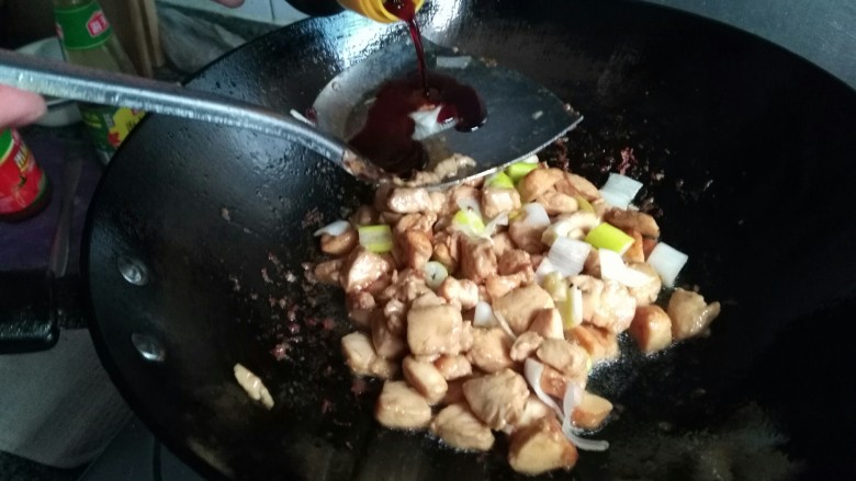 家常菜,杂蔬炒鸡丁,1勺生抽