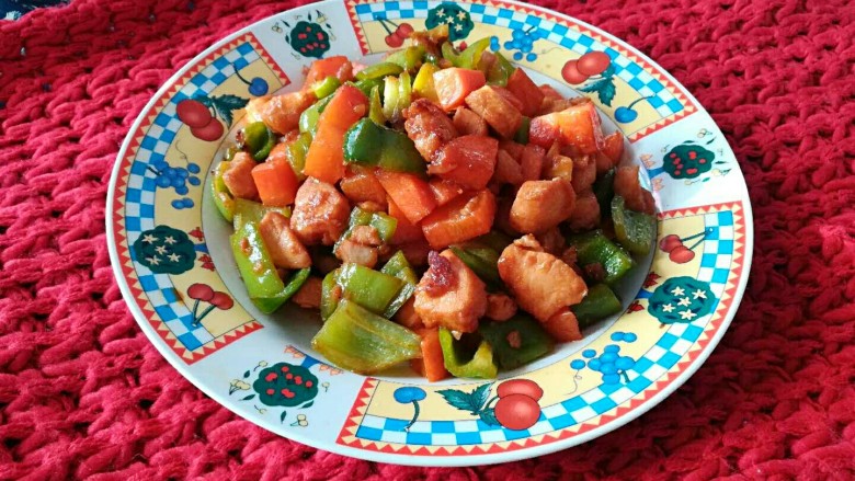 家常菜,杂蔬炒鸡丁,色彩丰富,味道鲜美