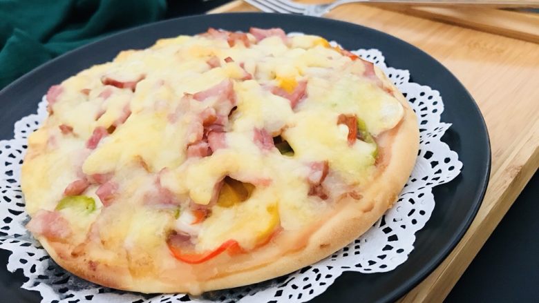 家庭迷你小Pizza(6寸),自己在家做,料满满的,还可以随心所欲,喜欢啥放啥!哈哈哈😄