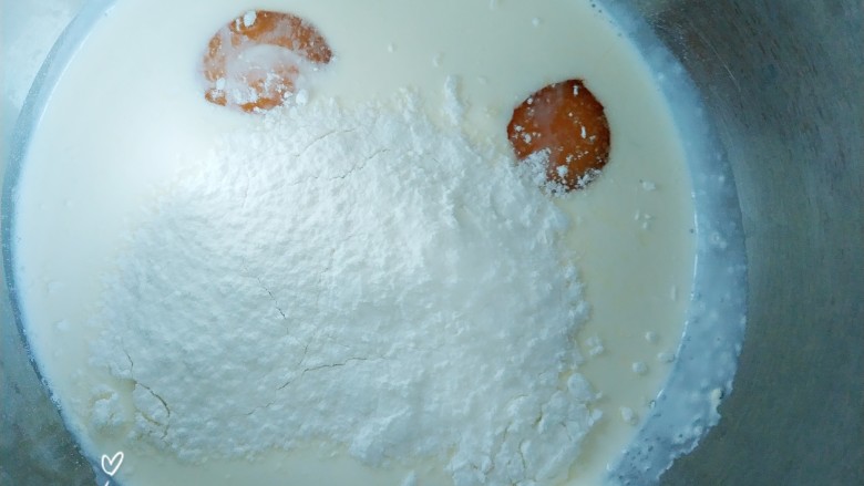 家庭快手蛋挞，早餐不发愁,加入<a style='color:red;display:inline-block;' href='/shicai/ 512'>玉米淀粉</a>。