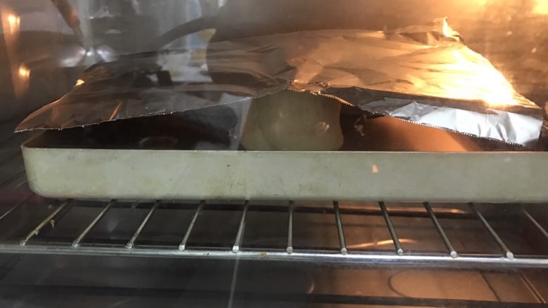 堡尔美克鸡蛋披萨杯,20、如果表面上色过快,可以盖锡纸。