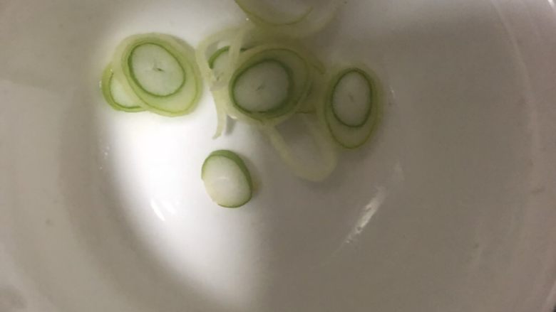 香喷喷家常烩窝头,葱花