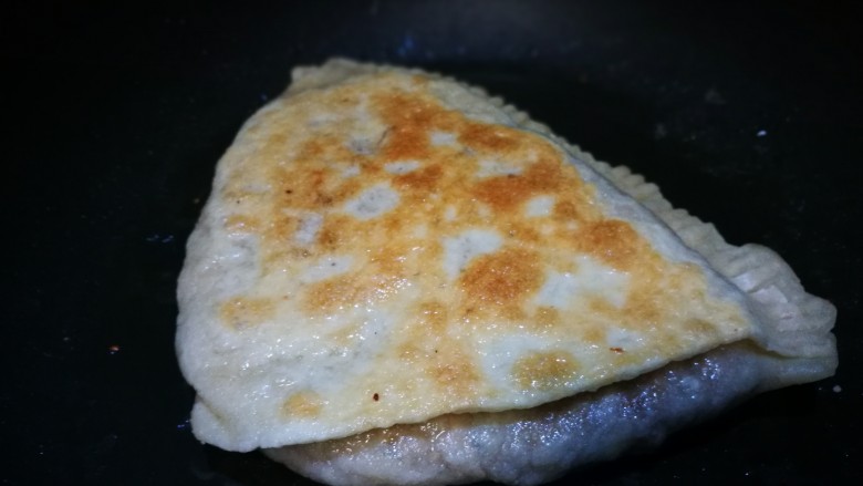 做饼+家常千层肉饼,直至两面焦黄